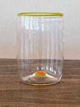 Lade das Bild in den Galerie-Viewer, Klare Wassergläser mit Rand und Punkt im Boden