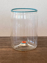 Lade das Bild in den Galerie-Viewer, Klare Wassergläser mit Rand und Punkt im Boden