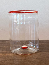 Lade das Bild in den Galerie-Viewer, Klare Wassergläser mit Rand und Punkt im Boden