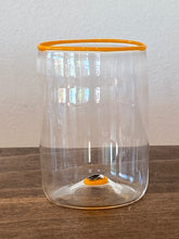 Lade das Bild in den Galerie-Viewer, Klare Wassergläser mit Rand und Punkt im Boden