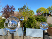 Lade das Bild in den Galerie-Viewer, Massive Kugeln
